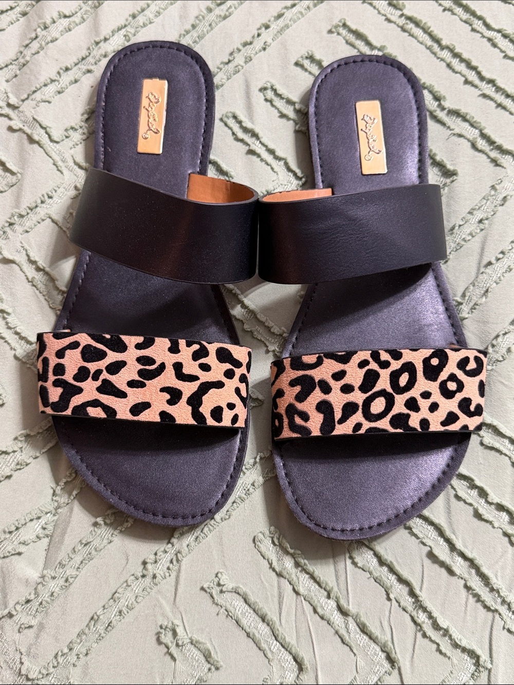 Qupid Women's Black Slide Sandals with Tan Leopard Strap